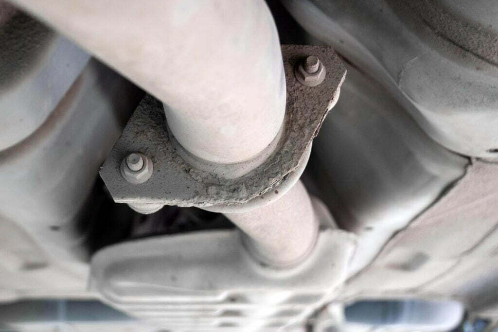 How To Fix An Exhaust Pipe Without Welding